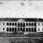 Nikšićka gimnazija, smještena u dvoru kralja Nikole, između dva svjetska rata