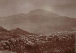 Pogled na planinski vrh Hum Orahovački, Kuči 1901. godine